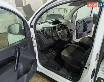 Белый Рено Кенгу, объемом двигателя 0 л и пробегом 52 тыс. км за 8750 $, фото 3 на Automoto.ua