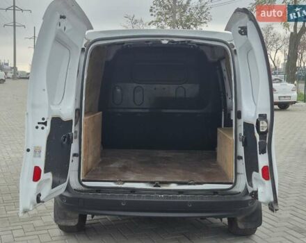 Белый Рено Кенгу, объемом двигателя 1.46 л и пробегом 179 тыс. км за 10500 $, фото 3 на Automoto.ua