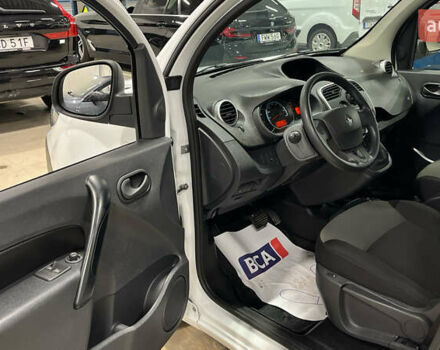 Белый Рено Кенгу, объемом двигателя 0 л и пробегом 27 тыс. км за 13100 $, фото 30 на Automoto.ua