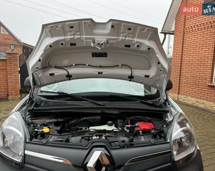 Белый Рено Кенгу, объемом двигателя 0 л и пробегом 25 тыс. км за 12400 $, фото 68 на Automoto.ua