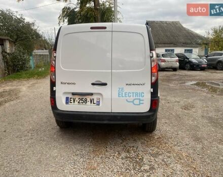 Белый Рено Кенгу, объемом двигателя 0 л и пробегом 74 тыс. км за 8500 $, фото 5 на Automoto.ua