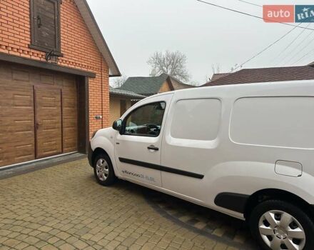 Белый Рено Кенгу, объемом двигателя 0 л и пробегом 25 тыс. км за 12400 $, фото 5 на Automoto.ua