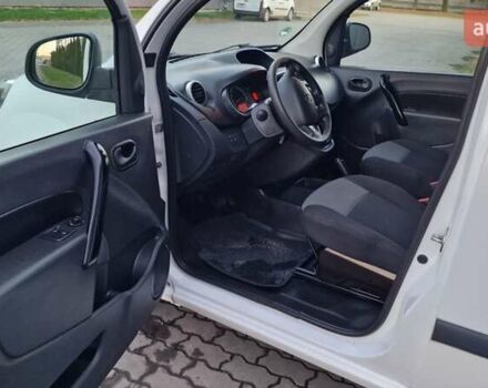 Белый Рено Кенгу, объемом двигателя 0 л и пробегом 92 тыс. км за 9600 $, фото 20 на Automoto.ua