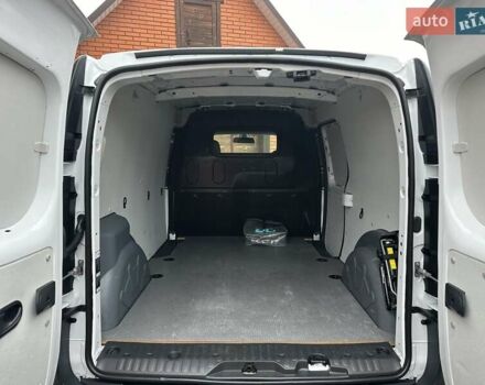 Белый Рено Кенгу, объемом двигателя 0 л и пробегом 25 тыс. км за 12400 $, фото 42 на Automoto.ua