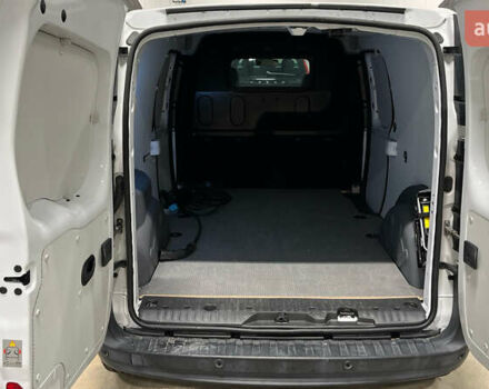 Белый Рено Кенгу, объемом двигателя 0 л и пробегом 27 тыс. км за 13100 $, фото 16 на Automoto.ua