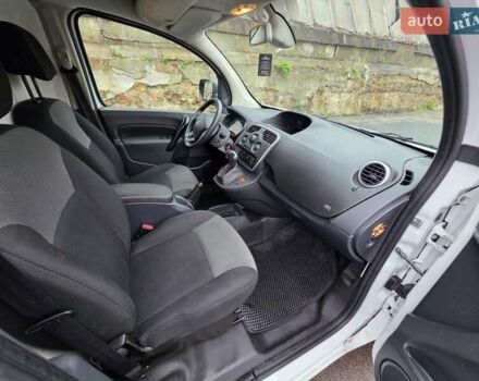 Білий Рено Кєнгу, об'ємом двигуна 0 л та пробігом 57 тис. км за 12400 $, фото 11 на Automoto.ua