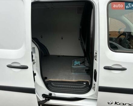 Белый Рено Кенгу, объемом двигателя 0 л и пробегом 25 тыс. км за 12400 $, фото 49 на Automoto.ua