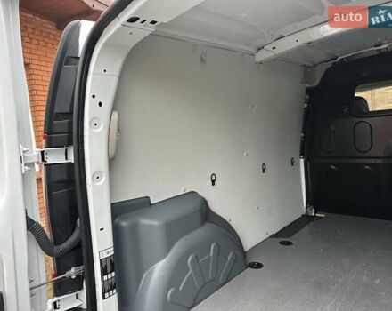 Белый Рено Кенгу, объемом двигателя 0 л и пробегом 25 тыс. км за 12400 $, фото 40 на Automoto.ua