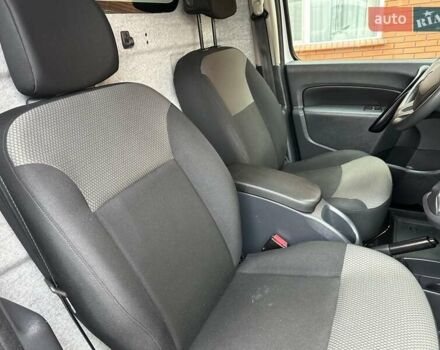 Білий Рено Кєнгу, об'ємом двигуна 0 л та пробігом 27 тис. км за 12800 $, фото 61 на Automoto.ua