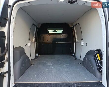 Белый Рено Кенгу, объемом двигателя 0 л и пробегом 27 тыс. км за 13100 $, фото 1 на Automoto.ua