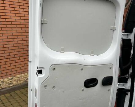 Белый Рено Кенгу, объемом двигателя 0 л и пробегом 25 тыс. км за 12400 $, фото 43 на Automoto.ua