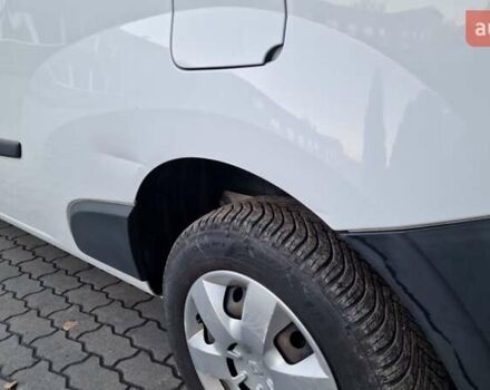 Белый Рено Кенгу, объемом двигателя 0 л и пробегом 92 тыс. км за 9600 $, фото 9 на Automoto.ua