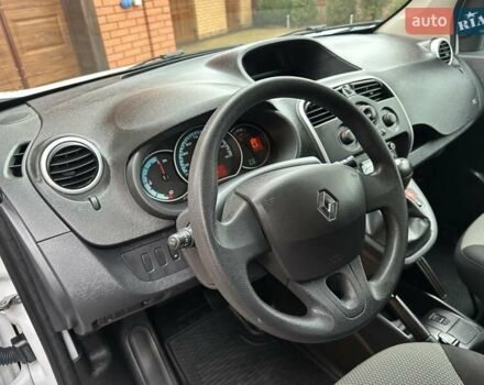 Белый Рено Кенгу, объемом двигателя 0 л и пробегом 25 тыс. км за 12400 $, фото 32 на Automoto.ua