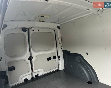 Белый Рено Кенгу, объемом двигателя 0 л и пробегом 25 тыс. км за 12400 $, фото 53 на Automoto.ua