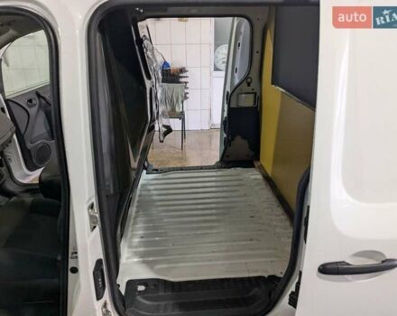 Белый Рено Кенгу, объемом двигателя 0 л и пробегом 52 тыс. км за 8750 $, фото 2 на Automoto.ua