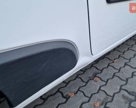 Белый Рено Кенгу, объемом двигателя 0 л и пробегом 92 тыс. км за 9600 $, фото 12 на Automoto.ua