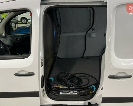 Белый Рено Кенгу, объемом двигателя 0 л и пробегом 27 тыс. км за 13100 $, фото 17 на Automoto.ua