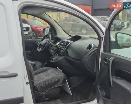 Белый Рено Кенгу, объемом двигателя 1.46 л и пробегом 179 тыс. км за 10500 $, фото 7 на Automoto.ua