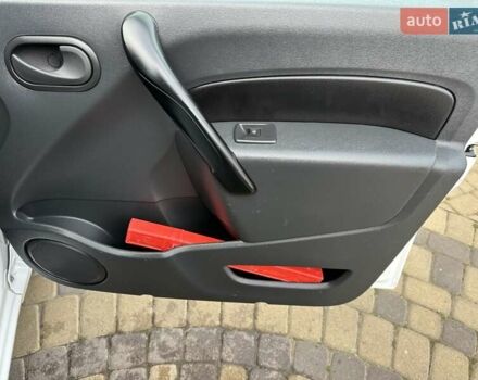 Білий Рено Кєнгу, об'ємом двигуна 0 л та пробігом 27 тис. км за 12800 $, фото 56 на Automoto.ua