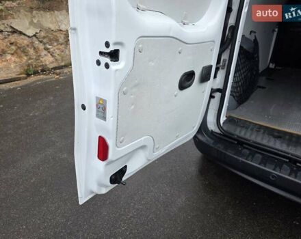 Білий Рено Кєнгу, об'ємом двигуна 0 л та пробігом 57 тис. км за 12400 $, фото 23 на Automoto.ua