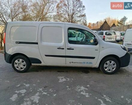 Белый Рено Кенгу, объемом двигателя 0 л и пробегом 27 тыс. км за 13100 $, фото 13 на Automoto.ua