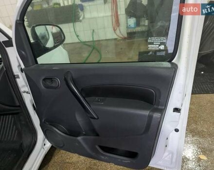 Белый Рено Кенгу, объемом двигателя 0 л и пробегом 52 тыс. км за 8750 $, фото 1 на Automoto.ua