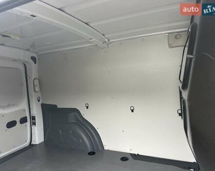 Белый Рено Кенгу, объемом двигателя 0 л и пробегом 25 тыс. км за 12400 $, фото 52 на Automoto.ua