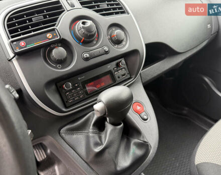 Білий Рено Кєнгу, об'ємом двигуна 1.5 л та пробігом 211 тис. км за 12999 $, фото 52 на Automoto.ua