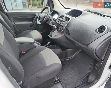 Белый Рено Кенгу, объемом двигателя 0 л и пробегом 80 тыс. км за 9900 $, фото 4 на Automoto.ua