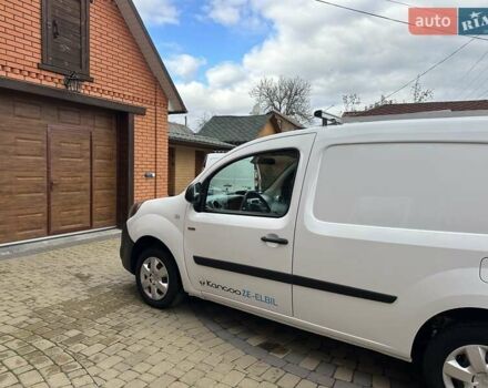 Білий Рено Кєнгу, об'ємом двигуна 0 л та пробігом 37 тис. км за 11700 $, фото 8 на Automoto.ua