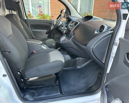 Білий Рено Кєнгу, об'ємом двигуна 0 л та пробігом 37 тис. км за 11700 $, фото 44 на Automoto.ua