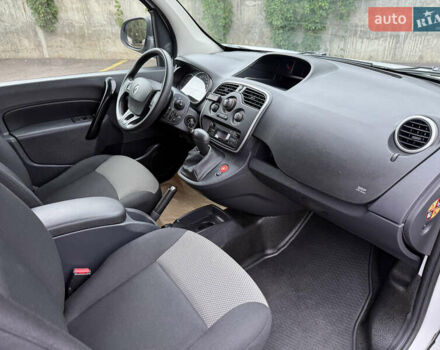 Білий Рено Кєнгу, об'ємом двигуна 1.5 л та пробігом 211 тис. км за 12999 $, фото 32 на Automoto.ua