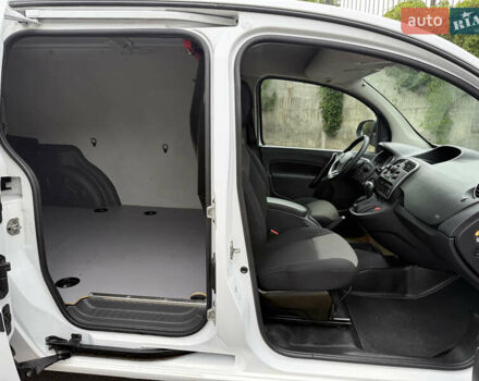 Білий Рено Кєнгу, об'ємом двигуна 1.5 л та пробігом 211 тис. км за 12999 $, фото 35 на Automoto.ua