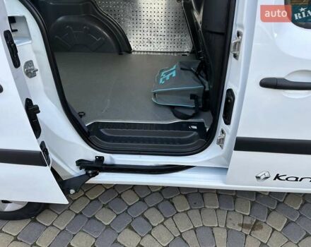 Білий Рено Кєнгу, об'ємом двигуна 0 л та пробігом 37 тис. км за 11700 $, фото 39 на Automoto.ua