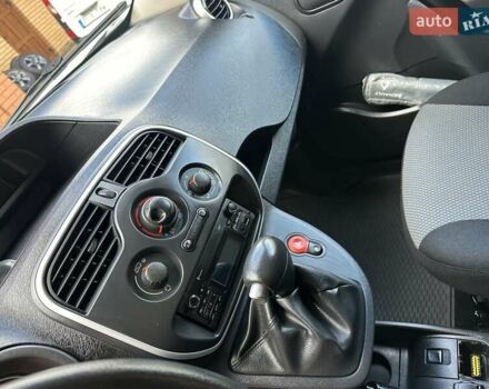 Білий Рено Кєнгу, об'ємом двигуна 0 л та пробігом 37 тис. км за 11700 $, фото 24 на Automoto.ua