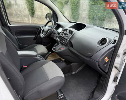 Білий Рено Кєнгу, об'ємом двигуна 1.5 л та пробігом 211 тис. км за 12999 $, фото 31 на Automoto.ua