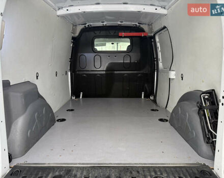 Белый Рено Кенгу, объемом двигателя 1.5 л и пробегом 212 тыс. км за 12999 $, фото 53 на Automoto.ua