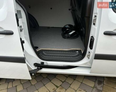 Білий Рено Кєнгу, об'ємом двигуна 0 л та пробігом 21 тис. км за 13400 $, фото 52 на Automoto.ua