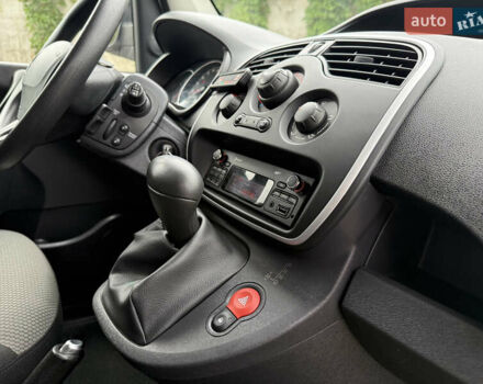 Білий Рено Кєнгу, об'ємом двигуна 1.5 л та пробігом 211 тис. км за 12999 $, фото 40 на Automoto.ua