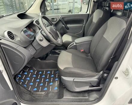 Білий Рено Кєнгу, об'ємом двигуна 0 л та пробігом 47 тис. км за 10900 $, фото 3 на Automoto.ua