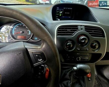 Білий Рено Кєнгу, об'ємом двигуна 0 л та пробігом 169 тис. км за 8200 $, фото 3 на Automoto.ua