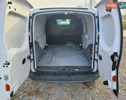 Белый Рено Кенгу, объемом двигателя 0 л и пробегом 60 тыс. км за 11700 $, фото 8 на Automoto.ua