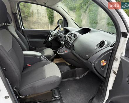 Білий Рено Кєнгу, об'ємом двигуна 1.5 л та пробігом 211 тис. км за 12999 $, фото 30 на Automoto.ua