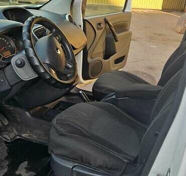 Білий Рено Кєнгу, об'ємом двигуна 1.46 л та пробігом 132 тис. км за 9500 $, фото 9 на Automoto.ua
