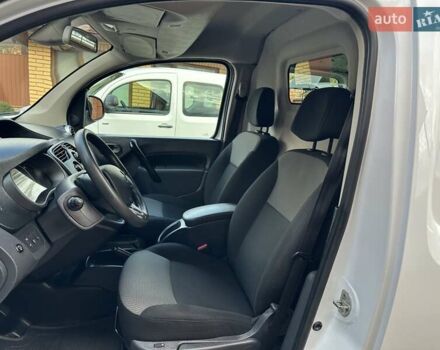 Білий Рено Кєнгу, об'ємом двигуна 0 л та пробігом 37 тис. км за 11700 $, фото 22 на Automoto.ua