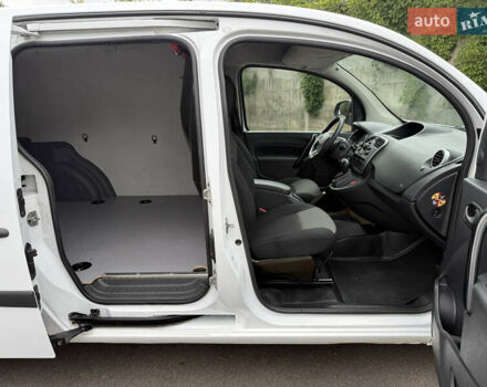 Білий Рено Кєнгу, об'ємом двигуна 1.5 л та пробігом 211 тис. км за 12999 $, фото 28 на Automoto.ua