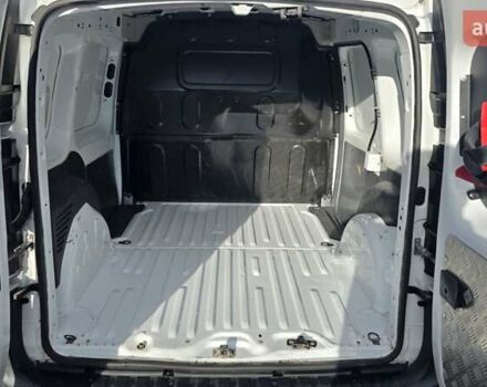 Белый Рено Кенгу, объемом двигателя 0 л и пробегом 94 тыс. км за 10100 $, фото 13 на Automoto.ua