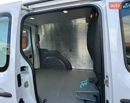 Білий Рено Кєнгу, об'ємом двигуна 0 л та пробігом 37 тис. км за 11700 $, фото 40 на Automoto.ua