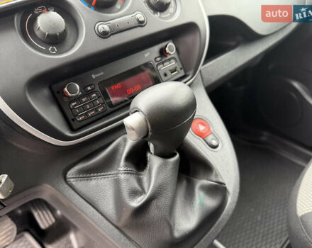 Білий Рено Кєнгу, об'ємом двигуна 1.5 л та пробігом 211 тис. км за 12999 $, фото 51 на Automoto.ua