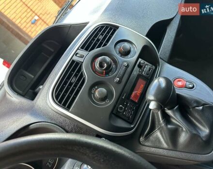 Білий Рено Кєнгу, об'ємом двигуна 0 л та пробігом 37 тис. км за 11700 $, фото 25 на Automoto.ua